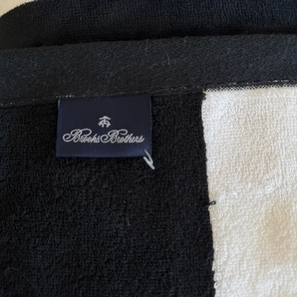 Brooks Brothers Black White Cabana Striped 40x70” Oversized Pool Beach Towel New